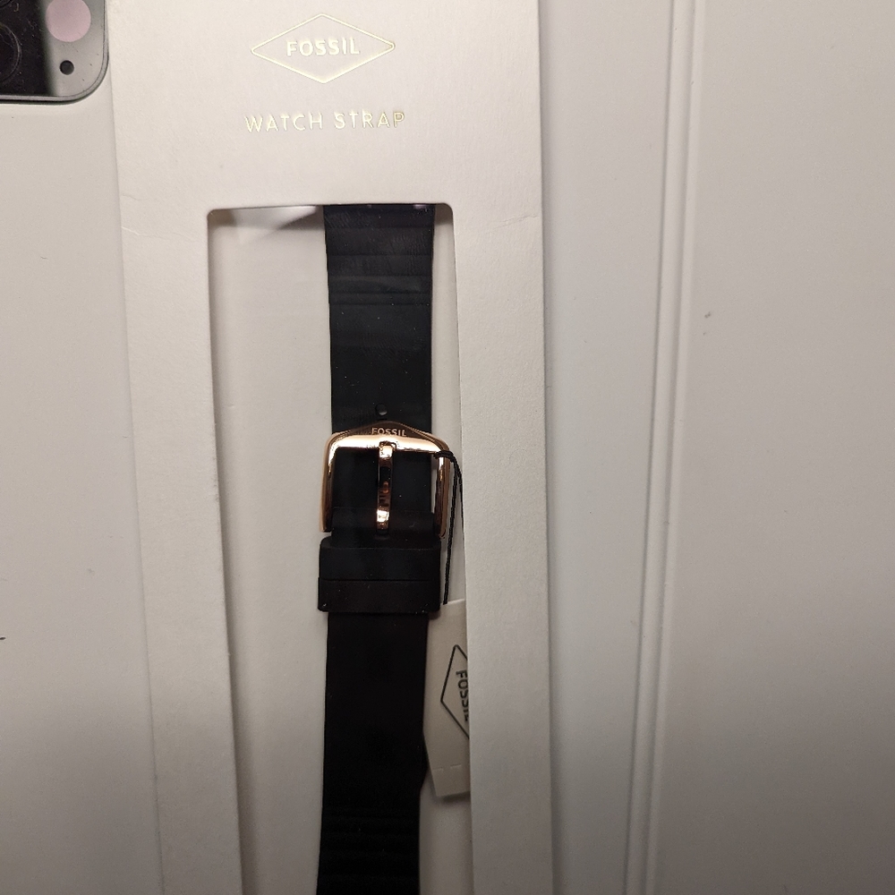 NWT Fossil Watch Strap 18mm Silicone